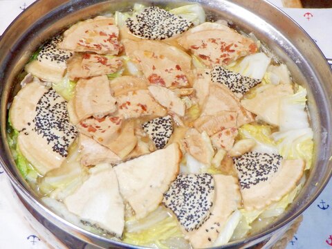 白菜とさつま芋と豚こまで甘味噌せんべい鍋